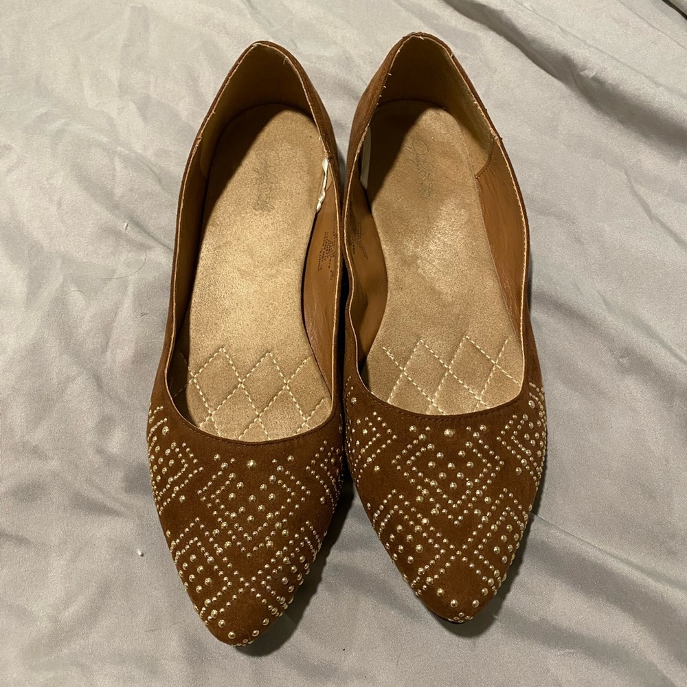 Women’s Jaclyn Smith Flats; Size 8; Brown & Gold